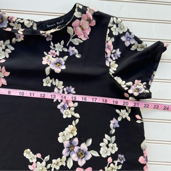 Black floral blouse Size Large by Sweet Rain - Picture 10 of 10